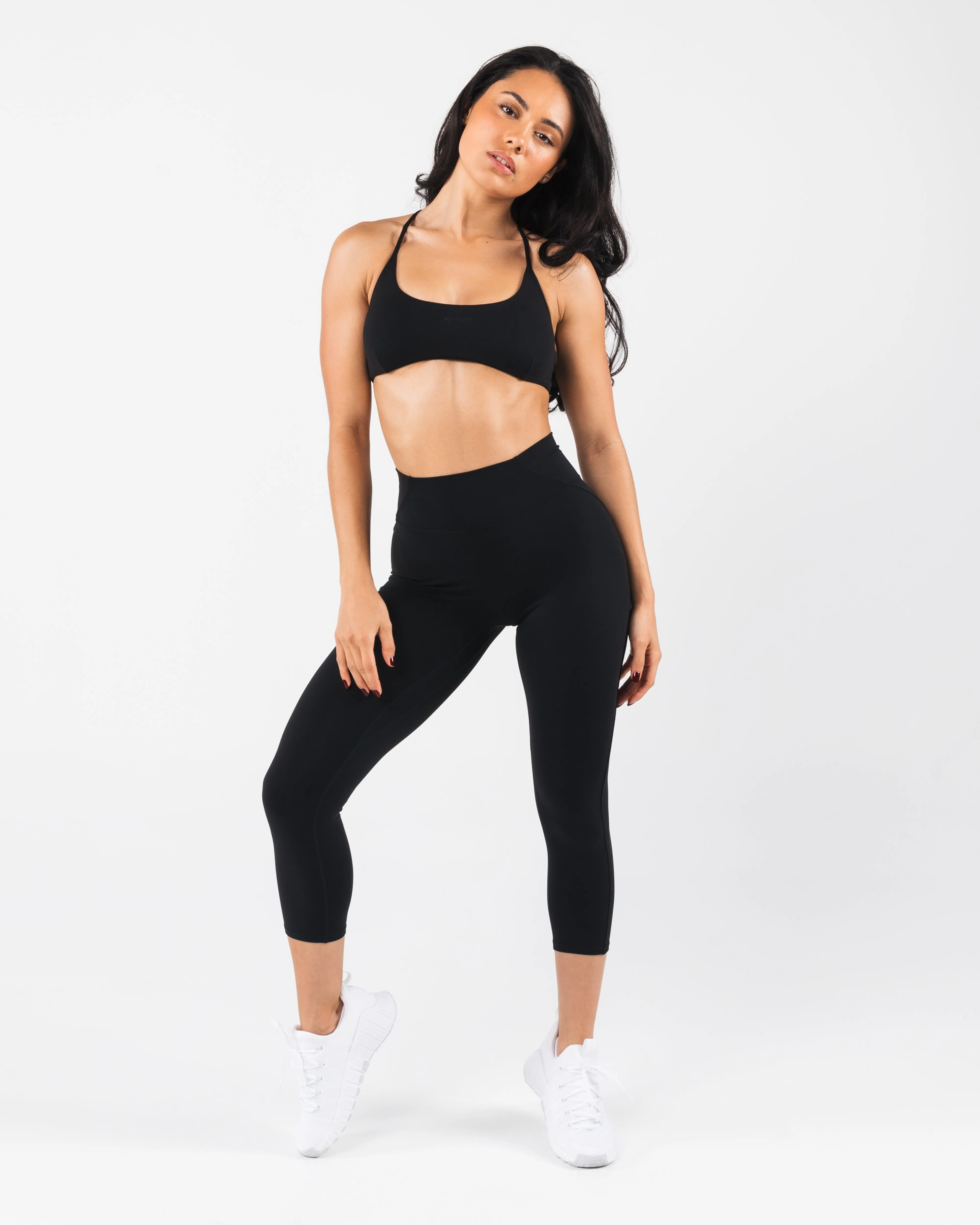 Aura Capri - Black