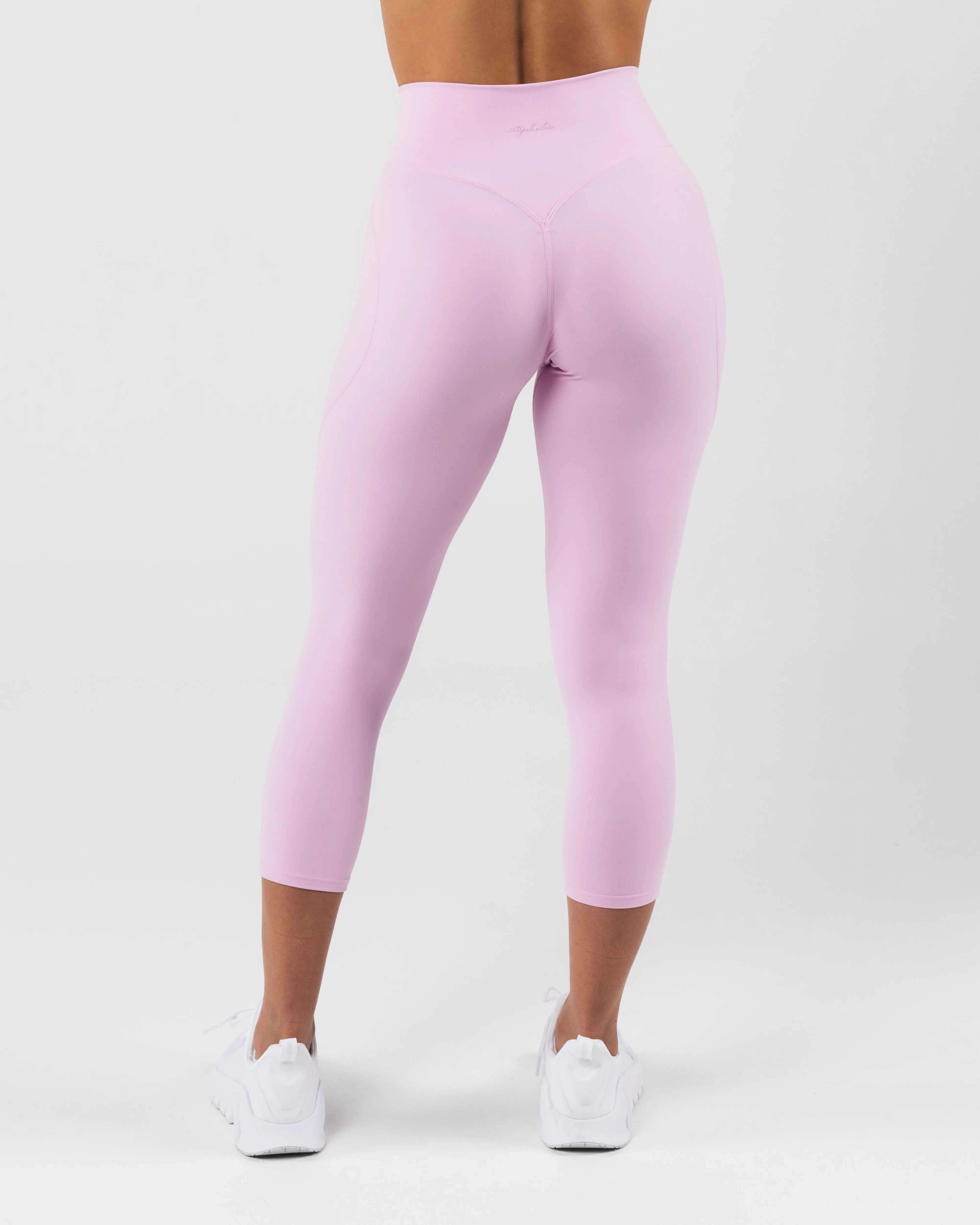 Aura Capri - Poise