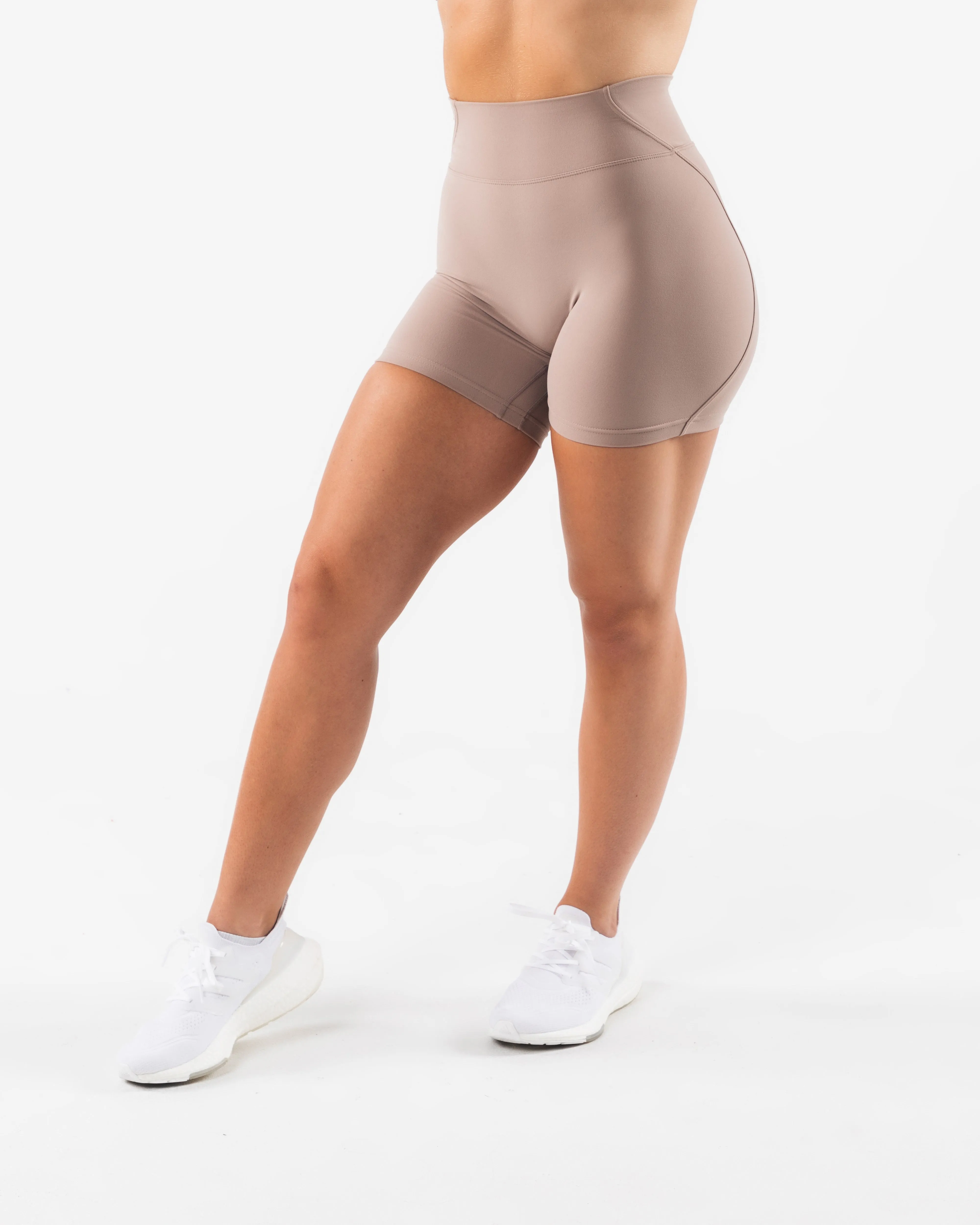 Aura Short 5" - Sand