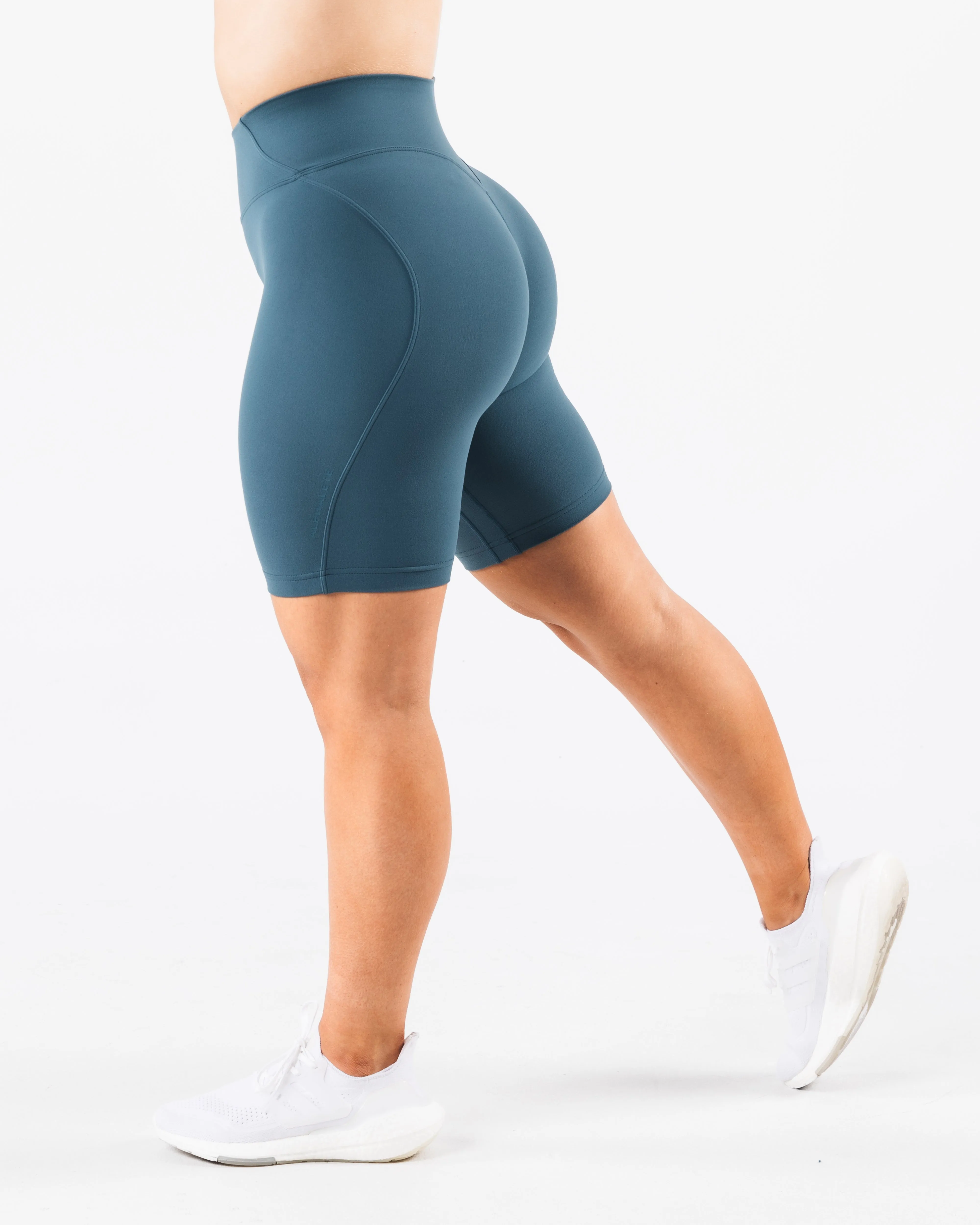 Aura Short 9" - Glacial Lake