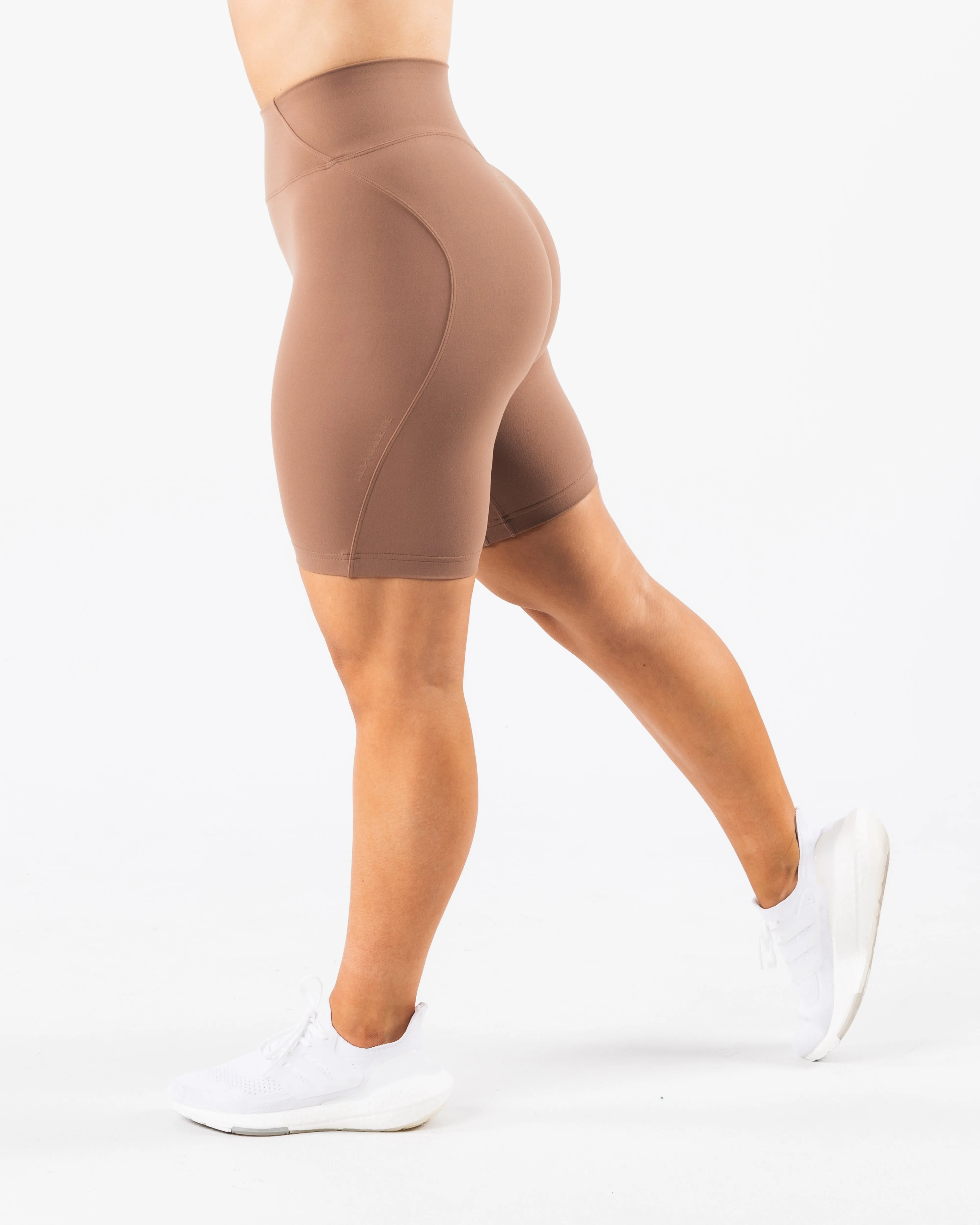 Aura Short 9" - Oak