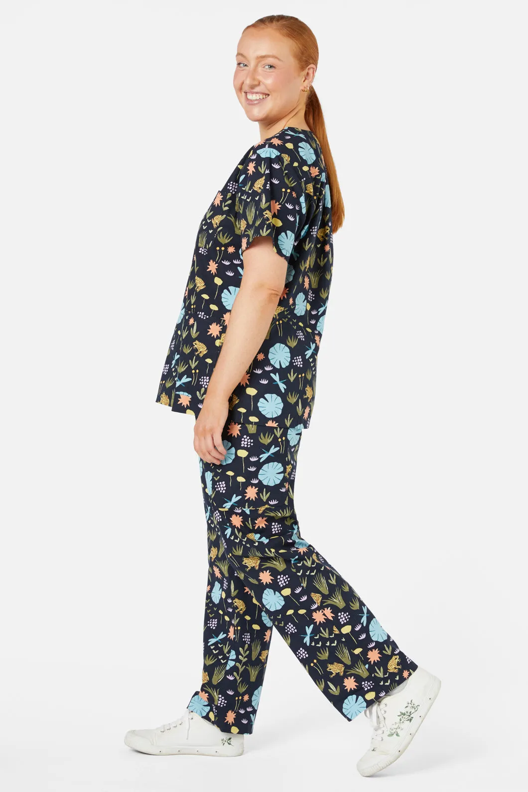 Yellow Spotted Tree Frog Scrub Set